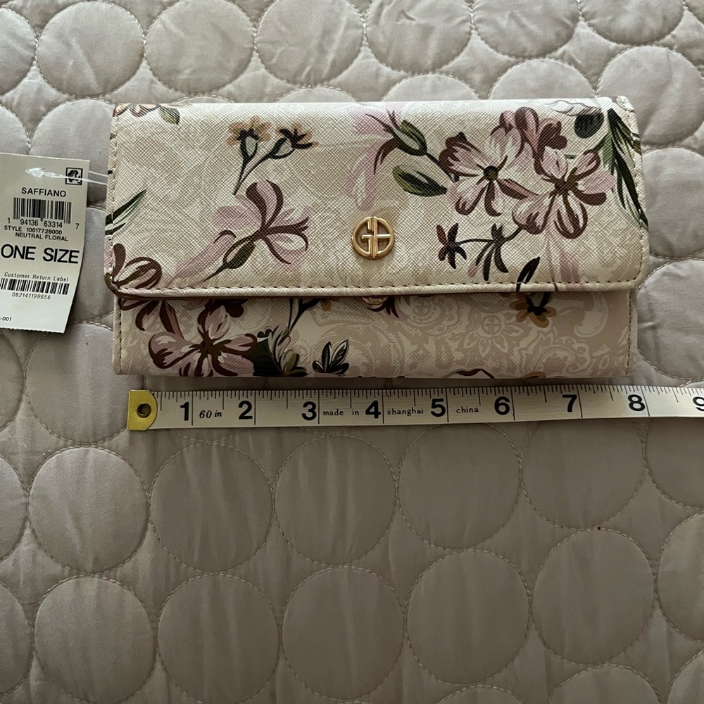 Giani Bernini Cream and Pink Wallet with Floral Design